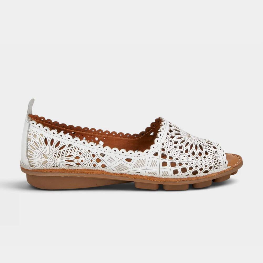NEW SPRING STEP SHOES women's brandal loafer in white